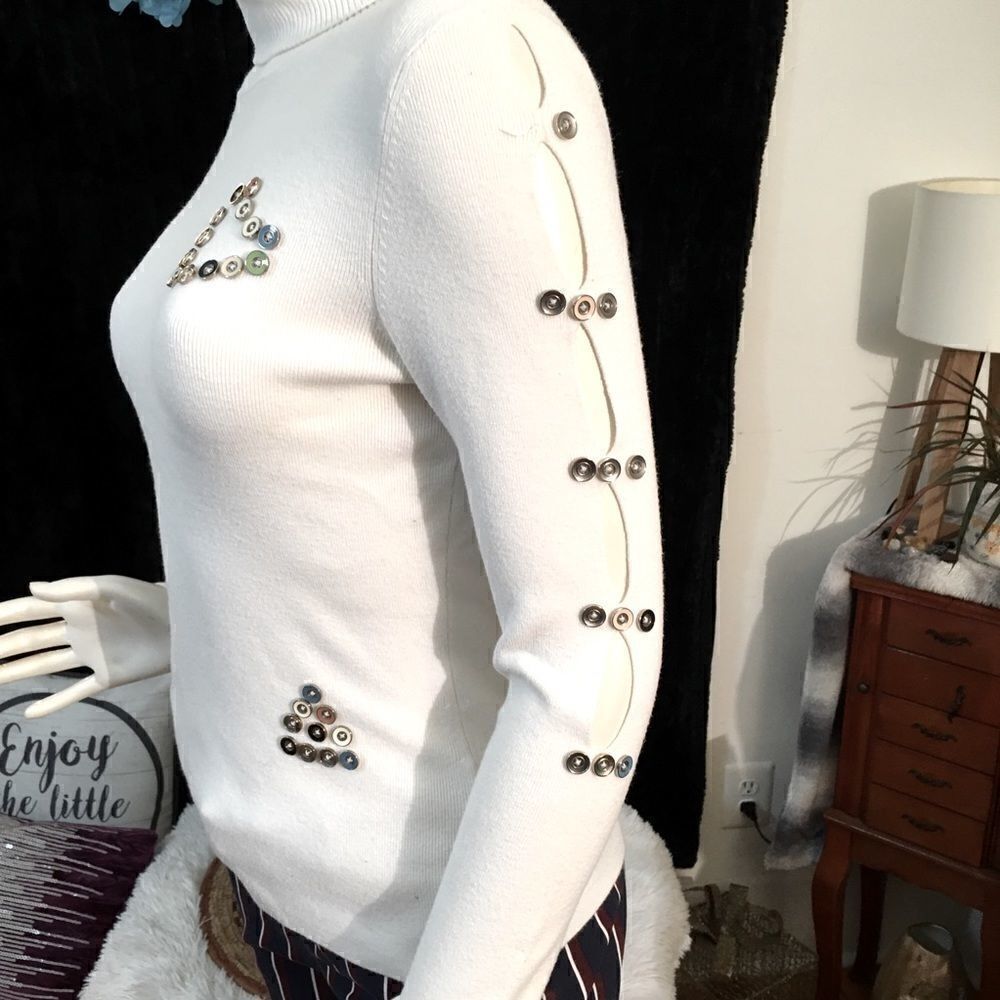 Vintage Button Lovers Button Sweater‎